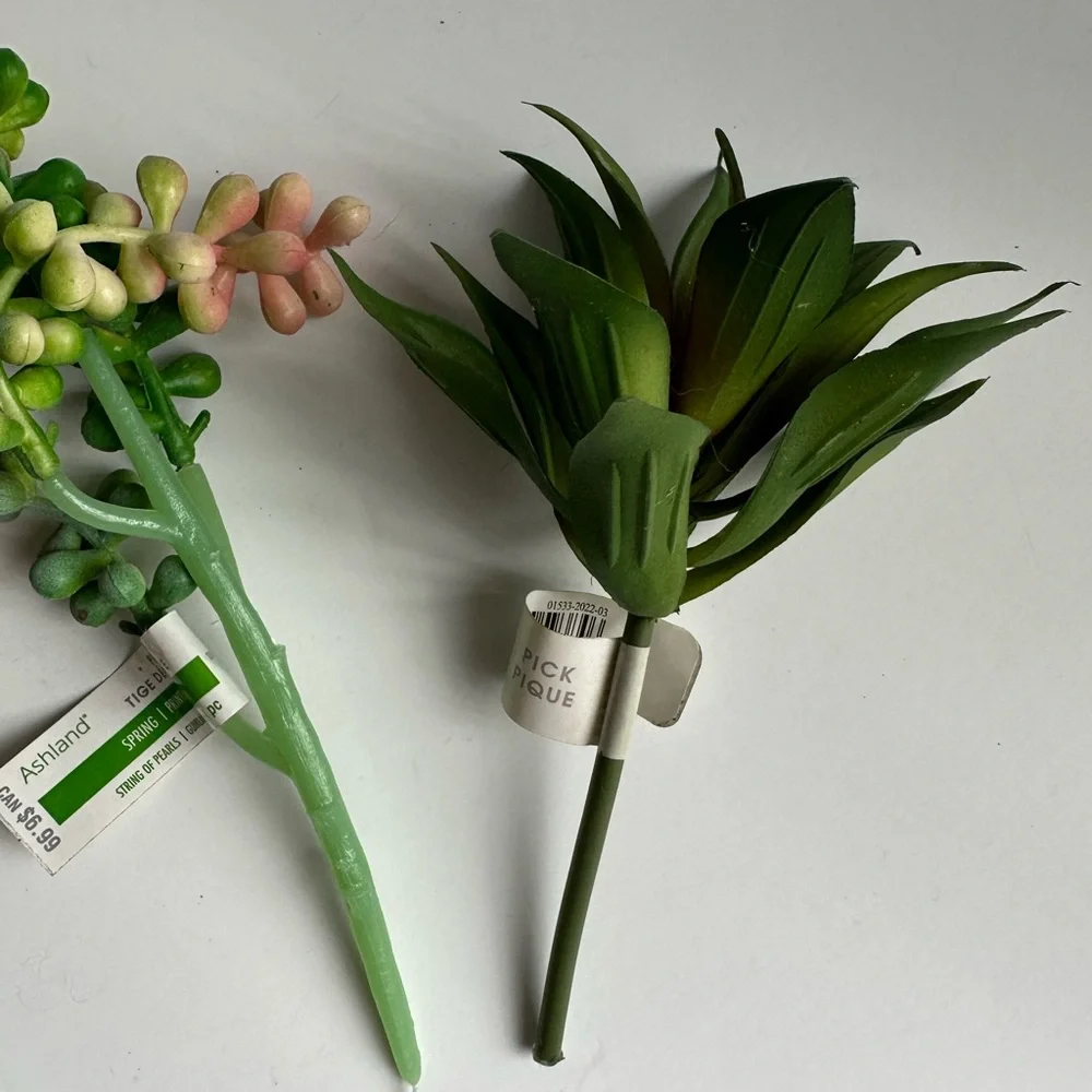 NWT Artificial Succulent Arrangement - Green and Brown set of succulents
